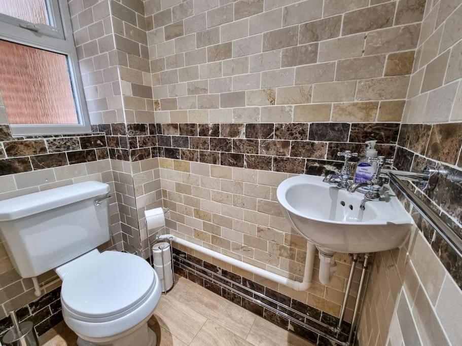 Stunning Family Home Close To The City Centre Manchester Exterior foto