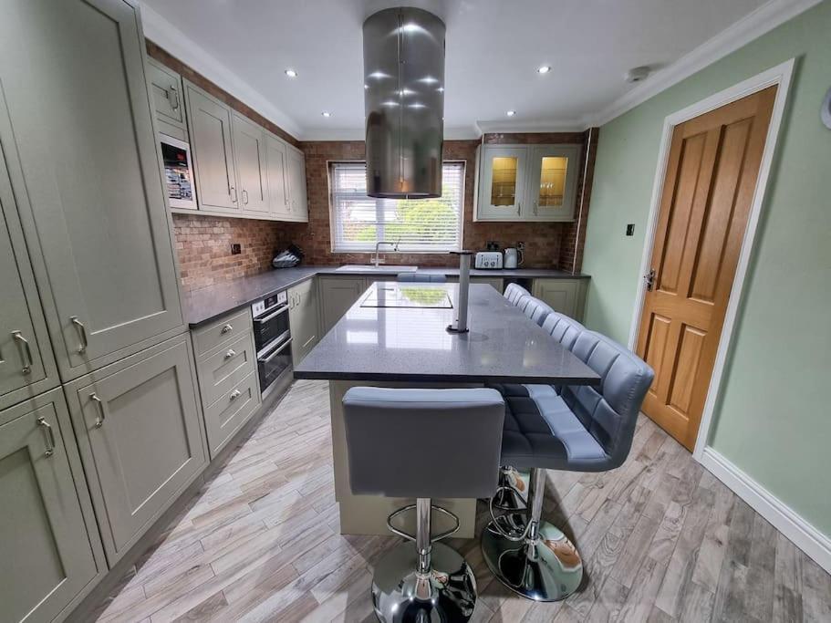Stunning Family Home Close To The City Centre Manchester Exterior foto